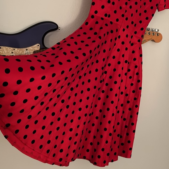 Red with black polka dots short sleeves with heart buttons dress. NWT sm woman’s - Picture 5 of 11